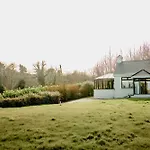 The Wild Atlantic Hideaway Semesterbostad